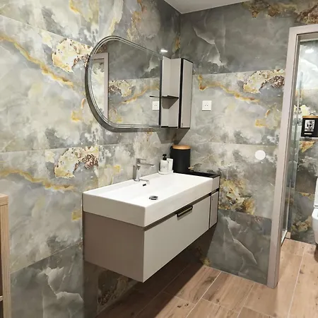 Penzion Secret - 5 Pers - Jacuzzi - 70m2 - 2 Separes Colmar